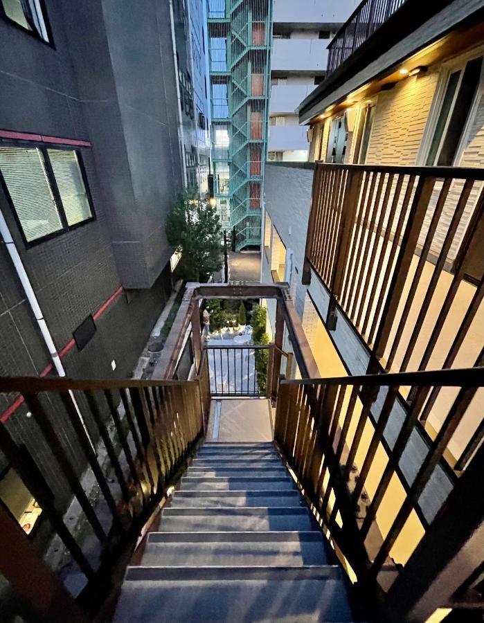 โรงแรม Shinjuku Warm House 2*